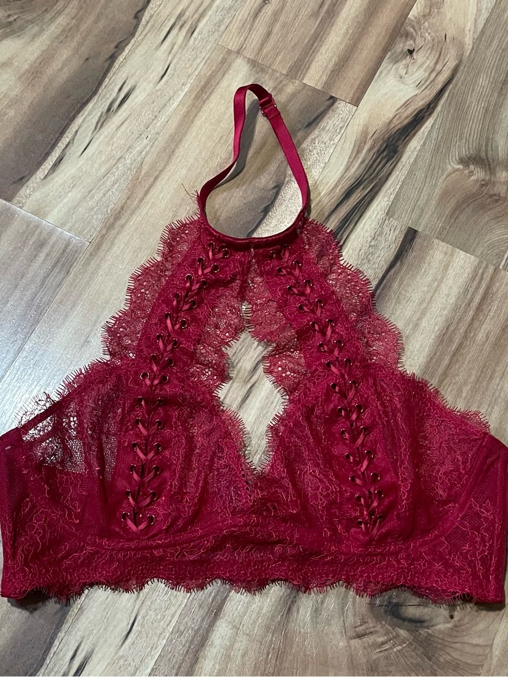 VS Very Sexy Red Eyelash Lace Halter Neck Bralette Ribbon Front Sz L